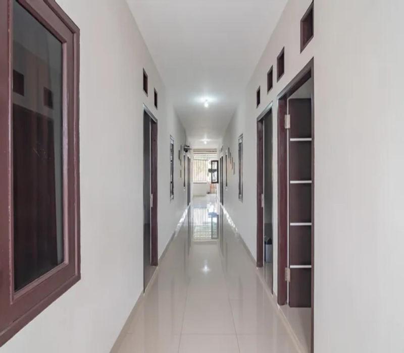 Tw Penginapan Syariah Hotel Чианджур Екстериор снимка
